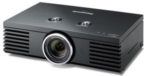 Panasonic lanza el proyector PT-AE4000 para el mercado de cine en casa de alta gama